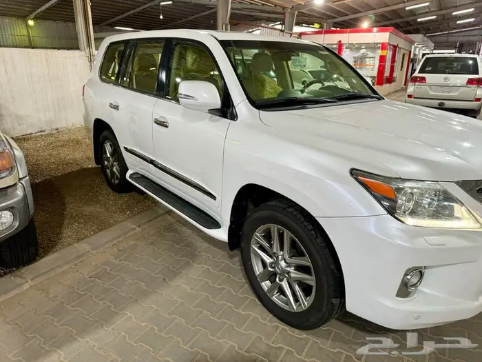 لكزس ((تم البيع))LX570 م2013 3