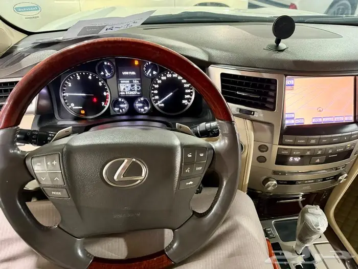 لكزس ((تم البيع))LX570 م2013 9