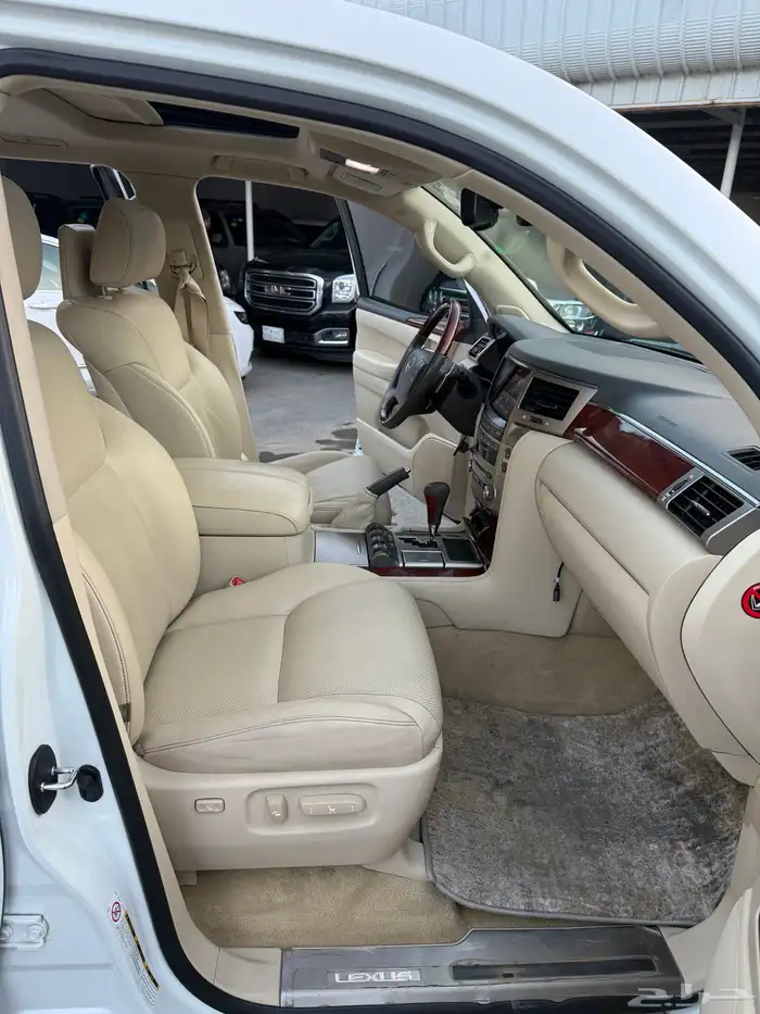 لكزس 2014 LX570 نظيف جدا 25