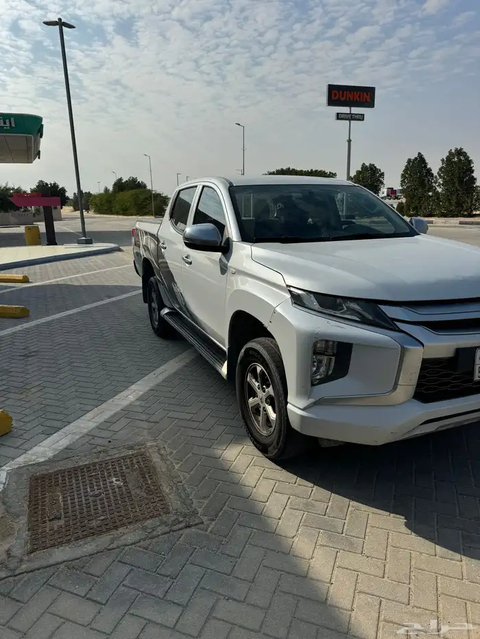 ميتسوبيشي 2021 دبل صغير وكبير 0