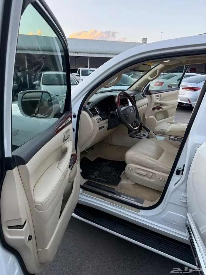 لكزس 2014 LX570 نظيف جدا 16