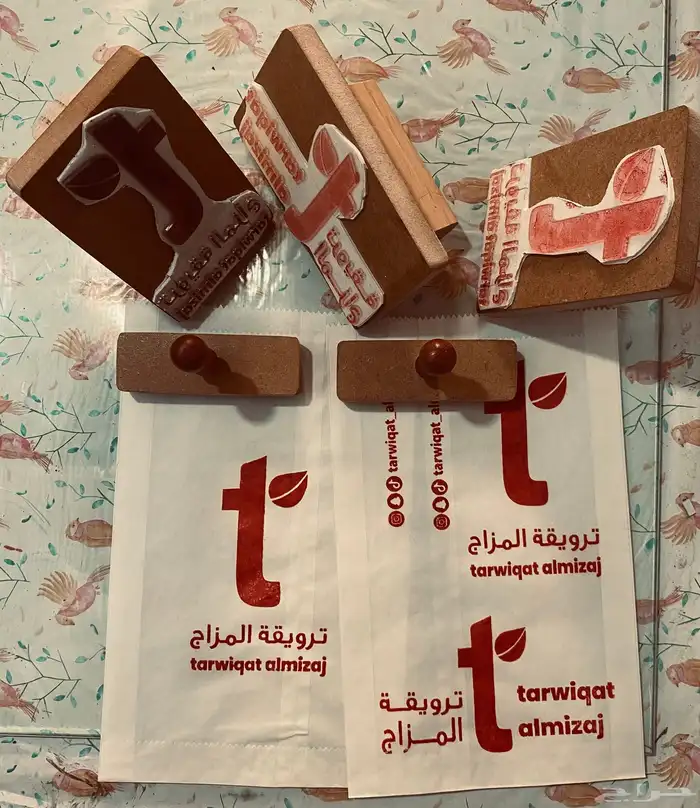ختم اكواب حسب الطلب  ختم اكياس  ختم كراتين ختم الطباعة على 5