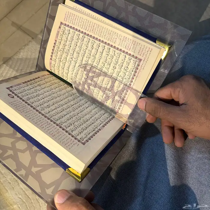 ستاند اكريلك شاشات تلفزيون حمايه توزيعات بوكسات اكريلك 7