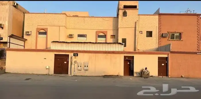 عمارة تجارية سكنية للبيع في حي طويق 0