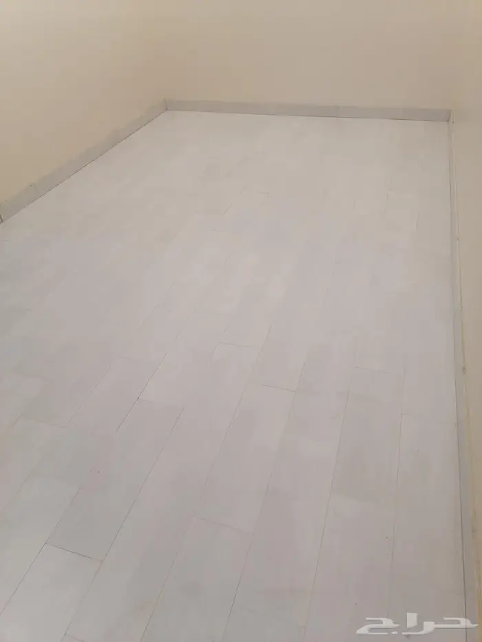 مبلط سراميك وبورسلين شغال بالمزان الليزر ودقه عاليه وتكسير 2