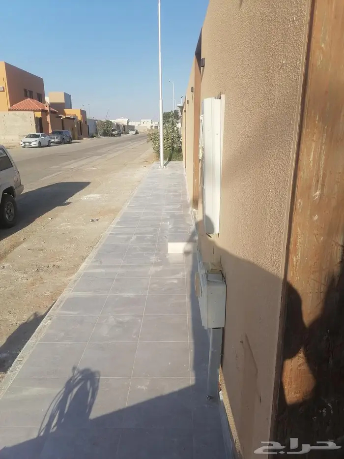 مبلط سراميك وبورسلين شغال بالمزان الليزر ودقه عاليه وتكسير 4