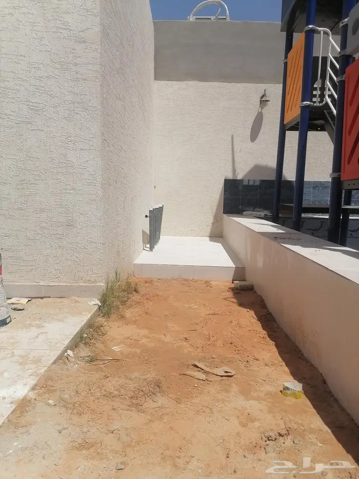 مبلط سراميك وبورسلين شغال بالمزان الليزر ودقه عاليه وتكسير 9