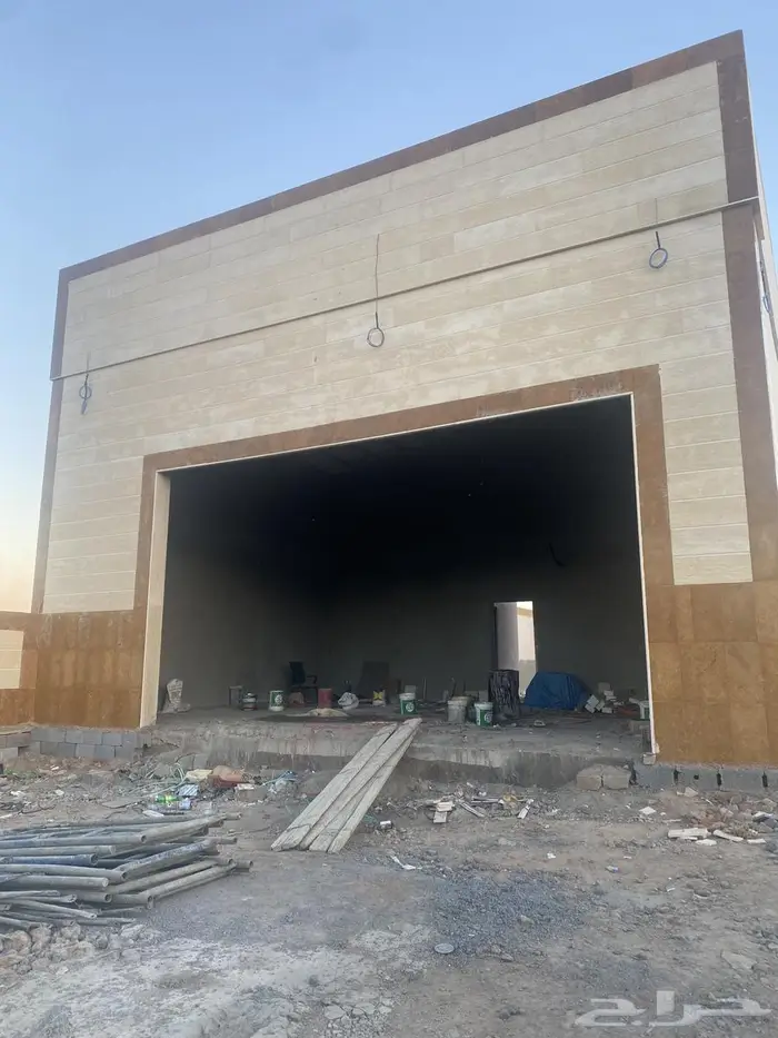 محل خدمات سيارات على شارع صلاح الدين 0