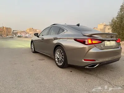 لكزس ES 350 فئة DD موديل 2021 17
