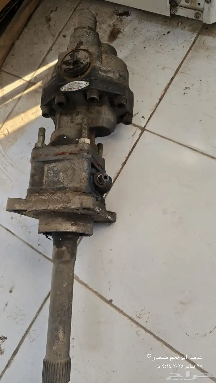 طرنبة هدريليك رفع قلاب استخدام 4اشهر مع اغراضها 0