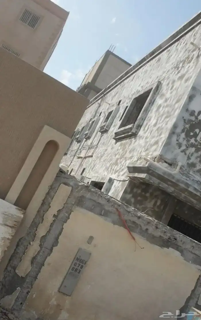 ازالة صبغ وصنفرة حديد وتخشين للمساح وتنظيف الحجر بالرمل 2