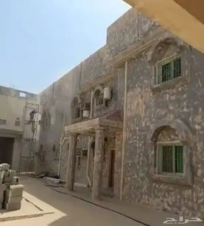 ازالة صبغ وصنفرة حديد وتخشين للمساح وتنظيف الحجر بالرمل 3