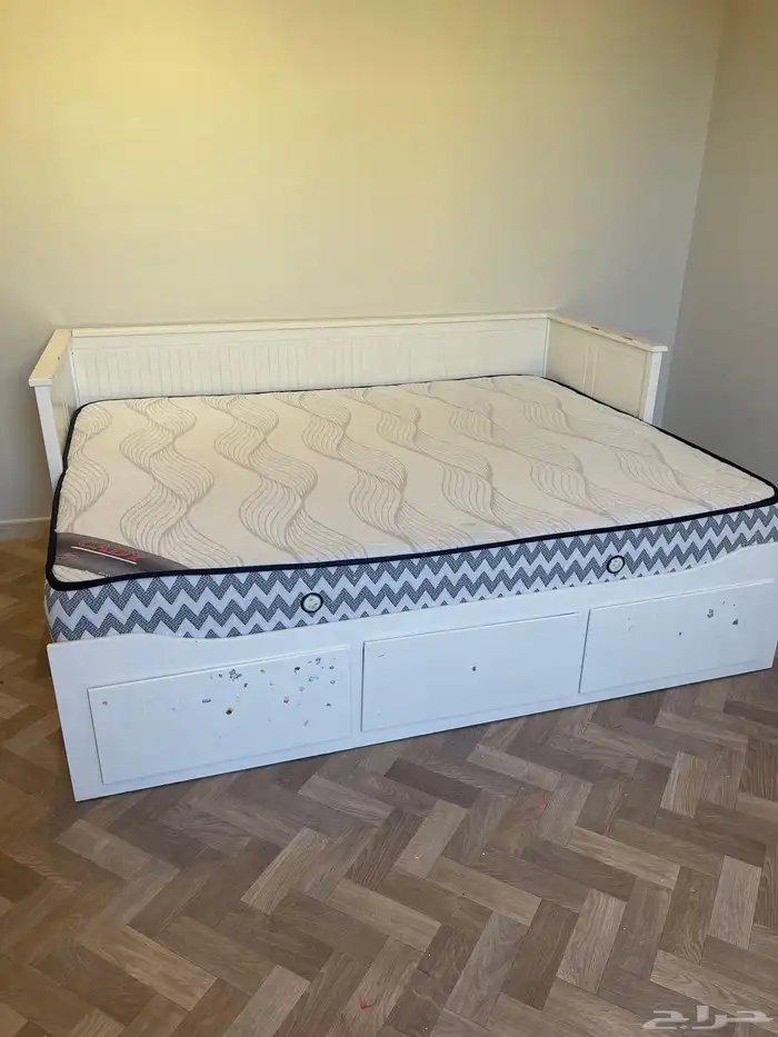 سرير نوم اطفال من إيكيا 0