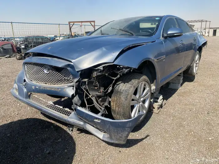 بيع قطع غيار جاكور موديل 2013 xjl 3