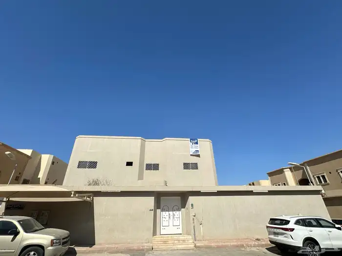فيلا للبيع بحي الخليج 0