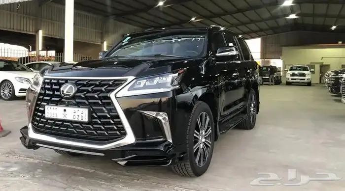 معرض الوسام الجديد بالجبيل للسيارات المميزه 11