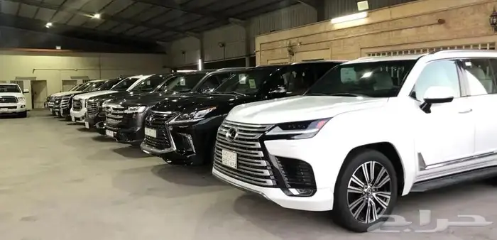 معرض الوسام الجديد بالجبيل للسيارات المميزه 13