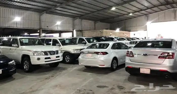 معرض الوسام الجديد بالجبيل للسيارات المميزه 44