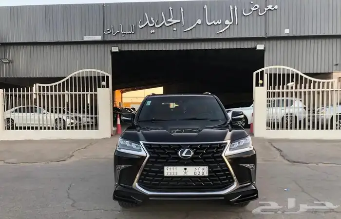 معرض الوسام الجديد بالجبيل للسيارات المميزه 16