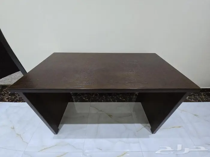 طاولة كمبيوتر 1