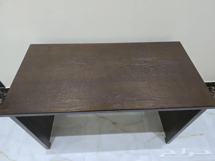 طاولة كمبيوتر 0