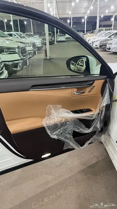 لكزس 2018 es350 شبه جديد 16