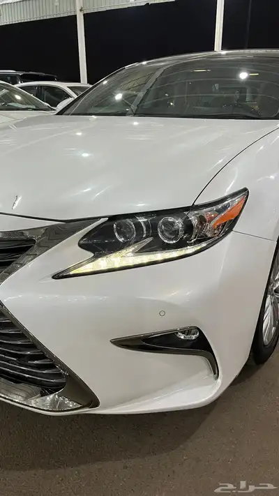 لكزس 2018 es350 شبه جديد 2