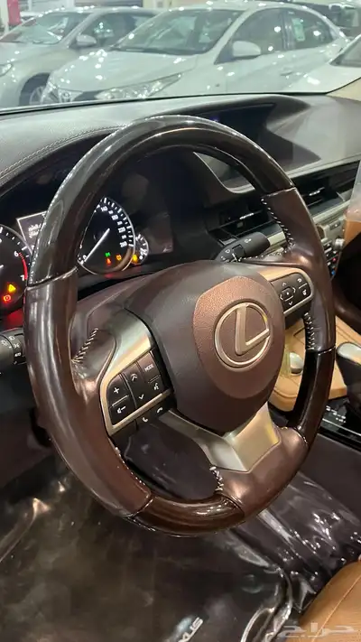 لكزس 2018 es350 شبه جديد 18