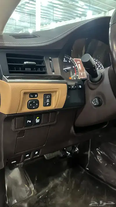 لكزس 2018 es350 شبه جديد 20