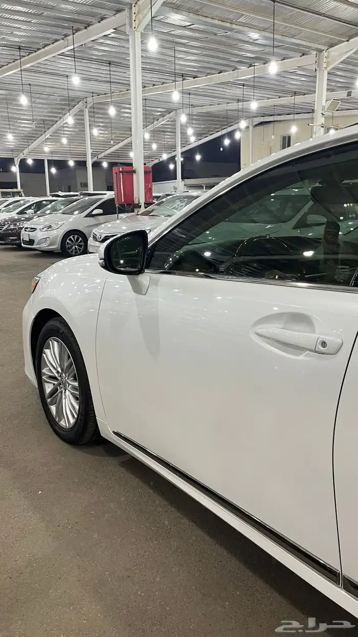 لكزس 2018 es350 شبه جديد 15
