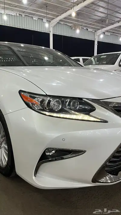 لكزس 2018 es350 شبه جديد 4