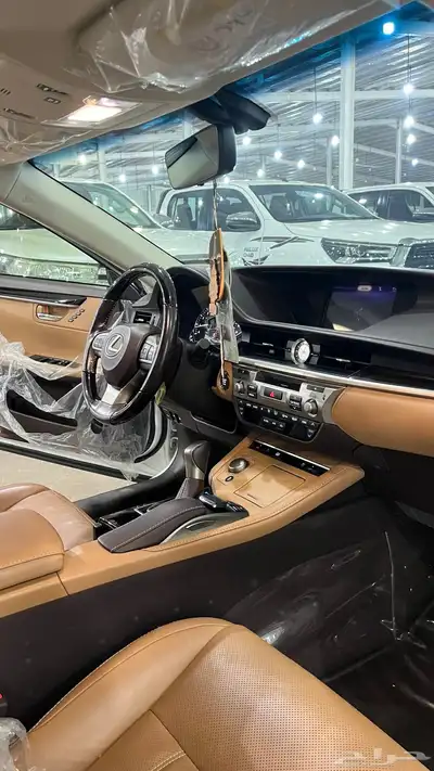 لكزس 2018 es350 شبه جديد 25