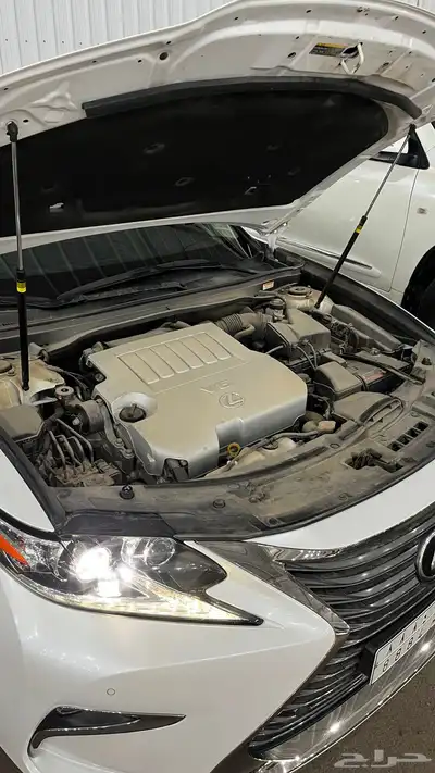 لكزس 2018 es350 شبه جديد 33