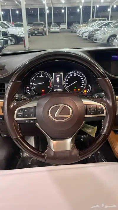 لكزس 2018 es350 شبه جديد 19