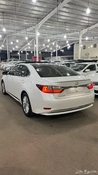 لكزس 2018 es350 شبه جديد 11