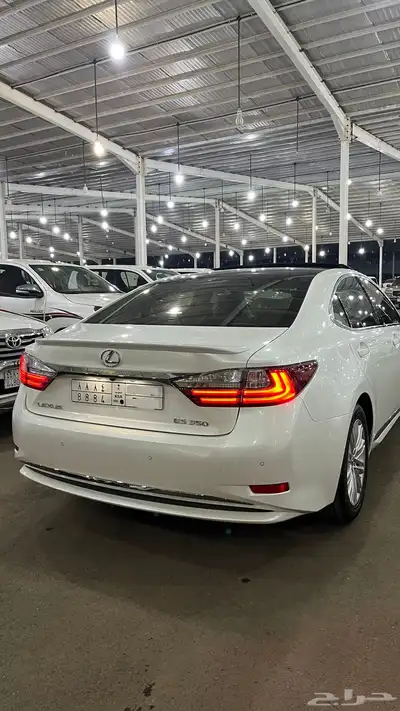 لكزس 2018 es350 شبه جديد 10