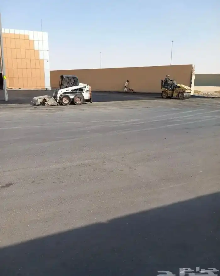 مقاول أسفلت جديد ومقشوط ومستخدم توريد وتنفيذ مع رش مادةMC1 1