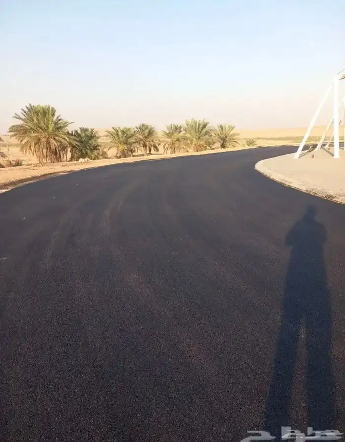 مقاول أسفلت جديد ومقشوط ومستخدم توريد وتنفيذ مع رش مادةMC1 2