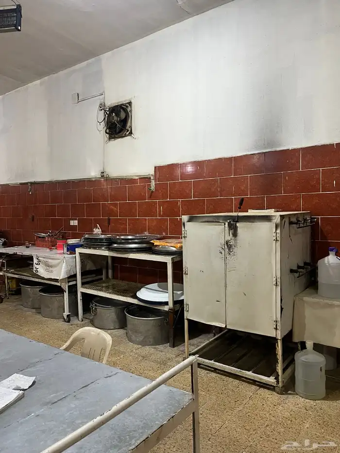 مطبخ للبيع بجميع معداته 4