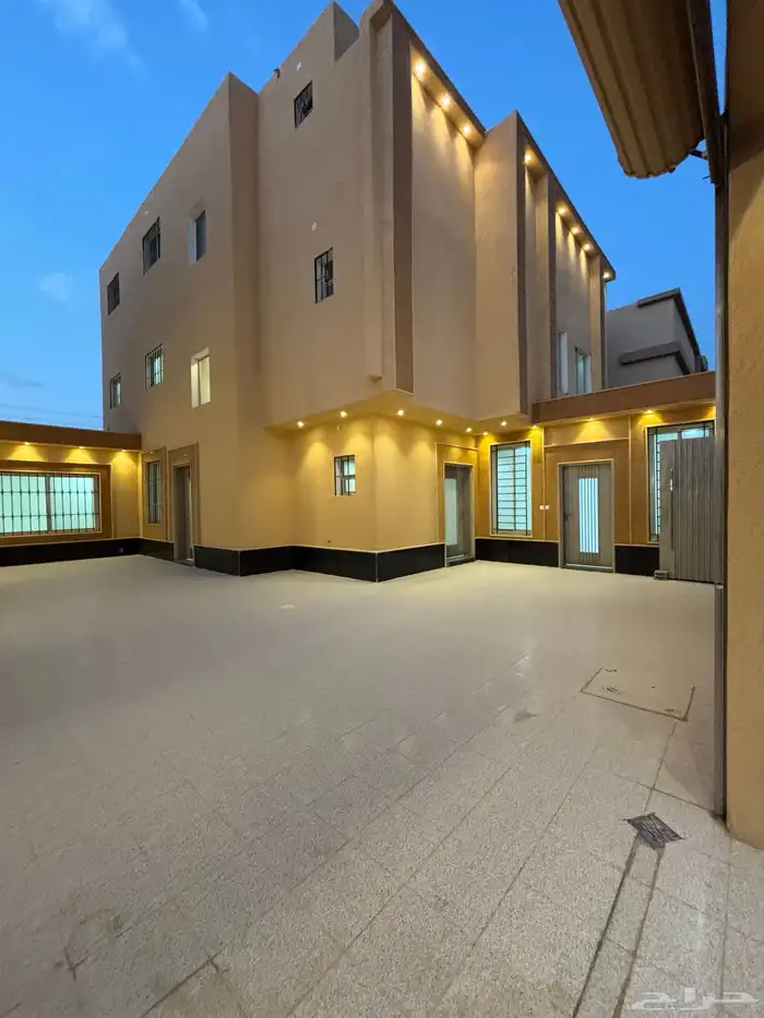 للبيع فيلل مع شقة مسروقه بحي بدر النموذجي343م 43