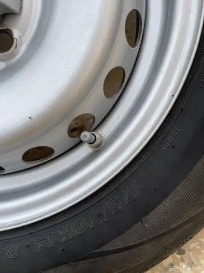 طقم جنوط وكفرات وكالة كيا ريو يارس و بجياس و صني اربع مسامير 10