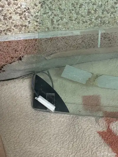 زجاج امامي سفاري 97 اصلية جديدة 2