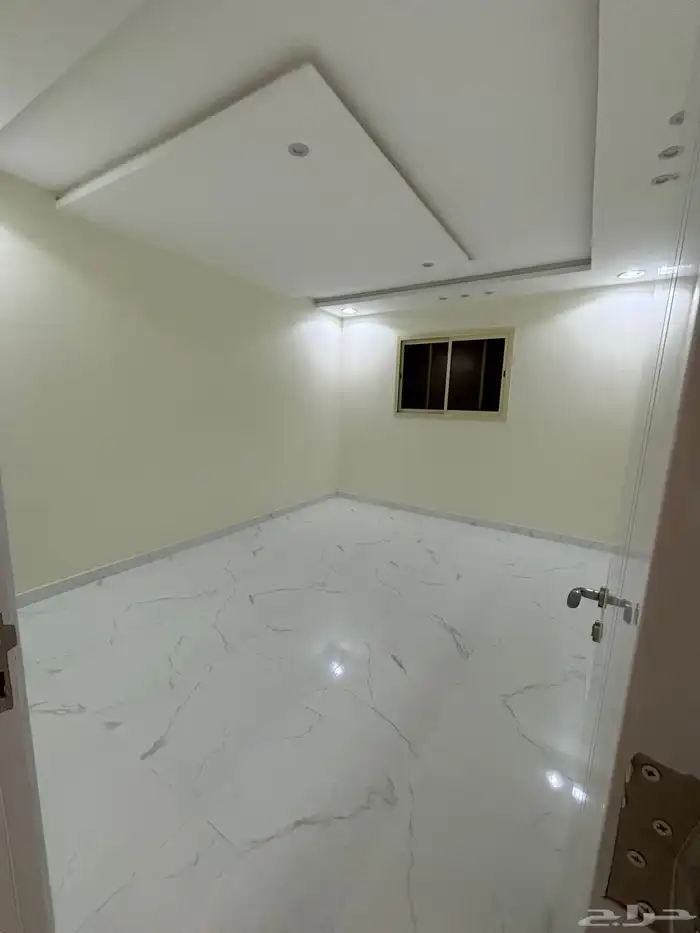 للبيع فيلل مع شقة مسروقه بحي بدر النموذجي343م 13
