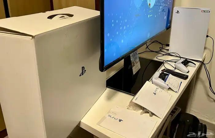 شاشة نيكاي 43 LED مع ستاند قوي وأرجل تثبيت 3