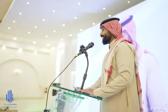 مقدم محفل حفل مؤتمر ايفنت باللغتين 0