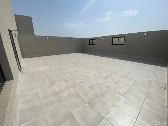 للبيع شقق تمليك ولي العهد 1 ثاني صف من التجاري 2