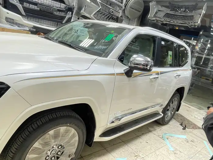 خط VXR لاندكروزر 2025 0