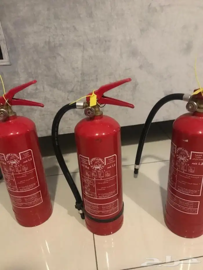 اجهزه استشوار شعر وحمام زيت للشعر وطاولات وكراسي 1