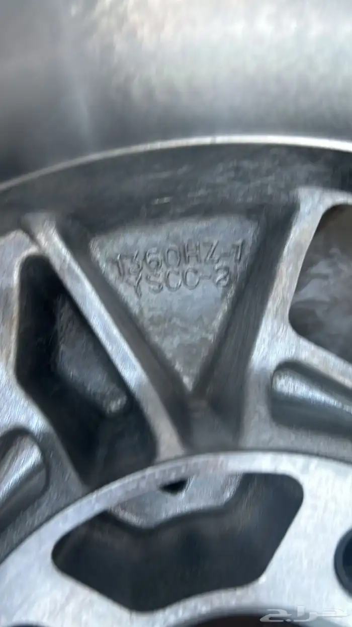 للبيع طقم جنوط اربع براغي يركب على نيسان ياباني مقاس 13 3