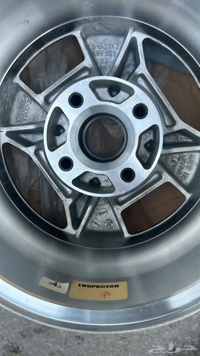 للبيع طقم جنوط اربع براغي يركب على نيسان ياباني مقاس 13 1